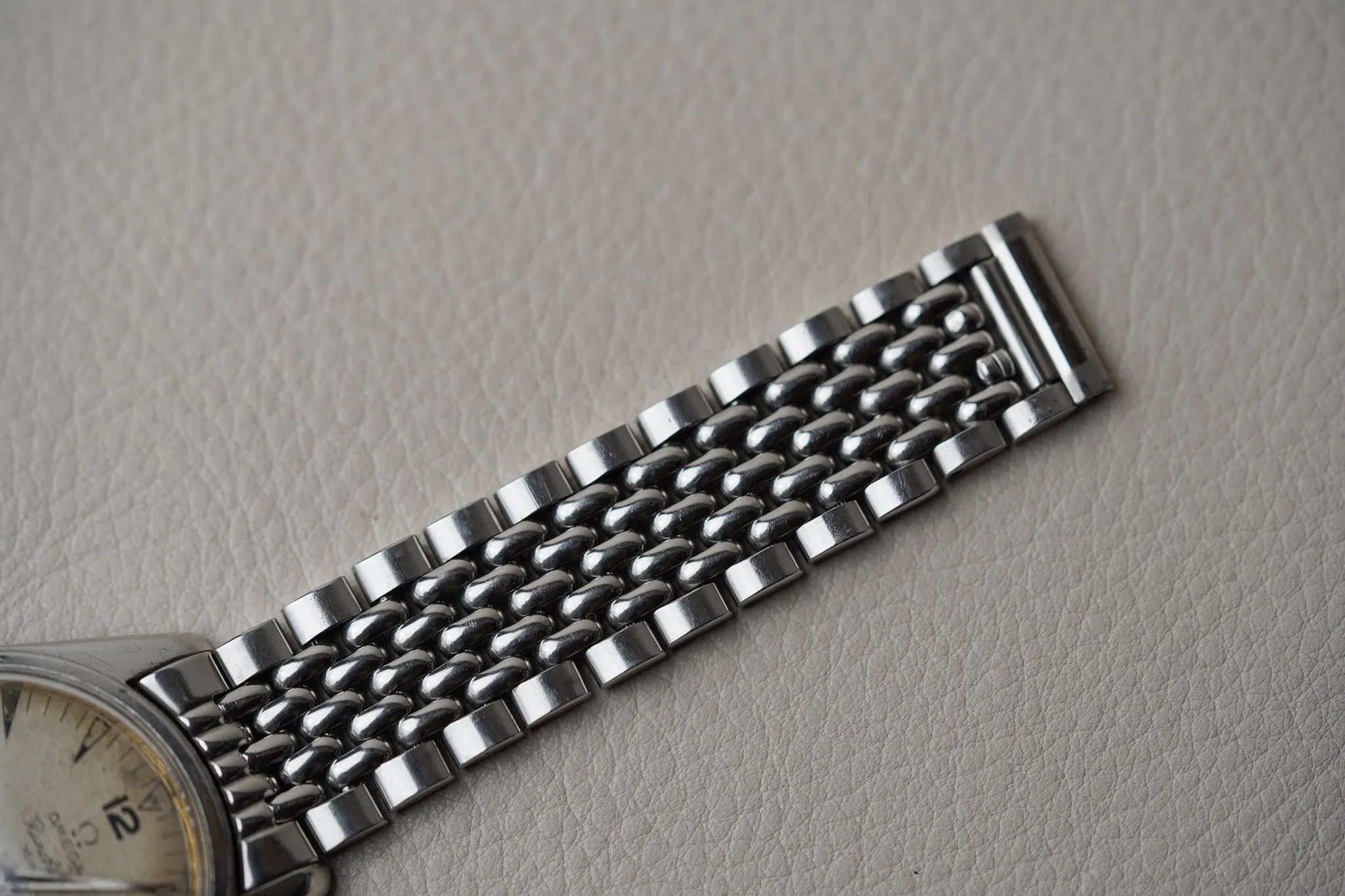 1958 Omega Ranchero CK2990-1 Broad Arrow Hands