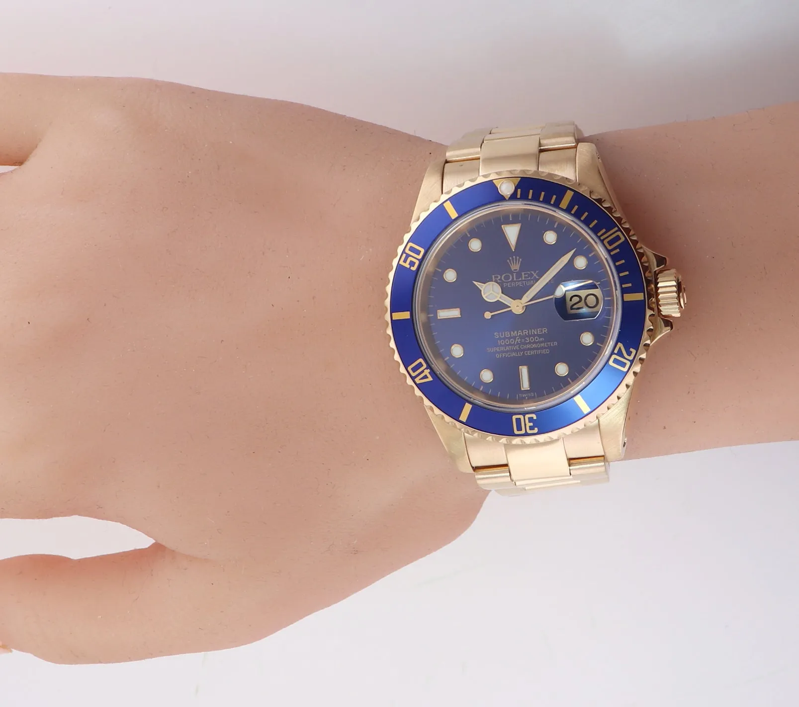 1999 PAPERS Rolex 16618 Submariner 18K Yellow Gold Blue Sunburst Dial Watch Box