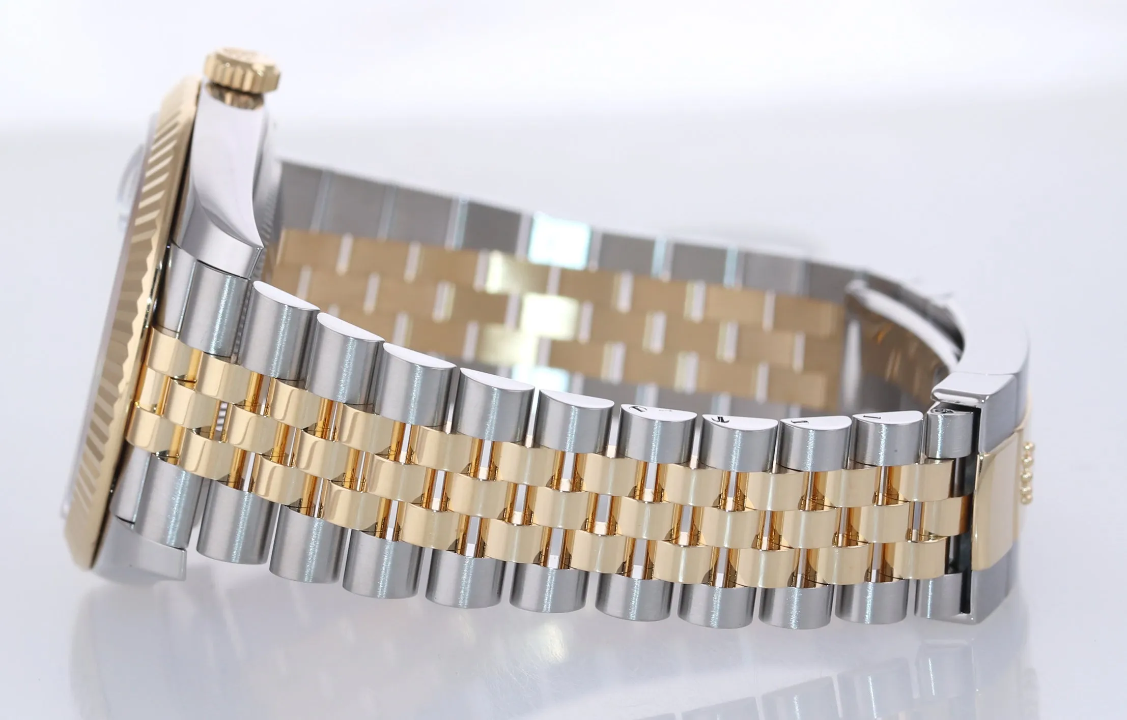 2021 PAPERS Rolex DateJust 41 126333 Two Tone Gold Jubilee White Dial 41 Watch