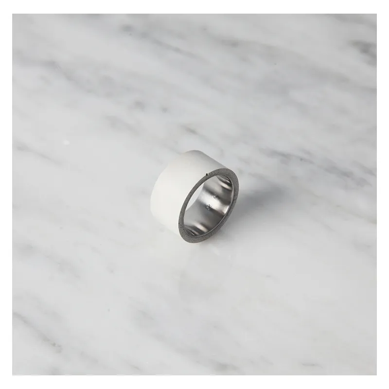 22 DESIGN STUDIO Concrete Ring - Tube White