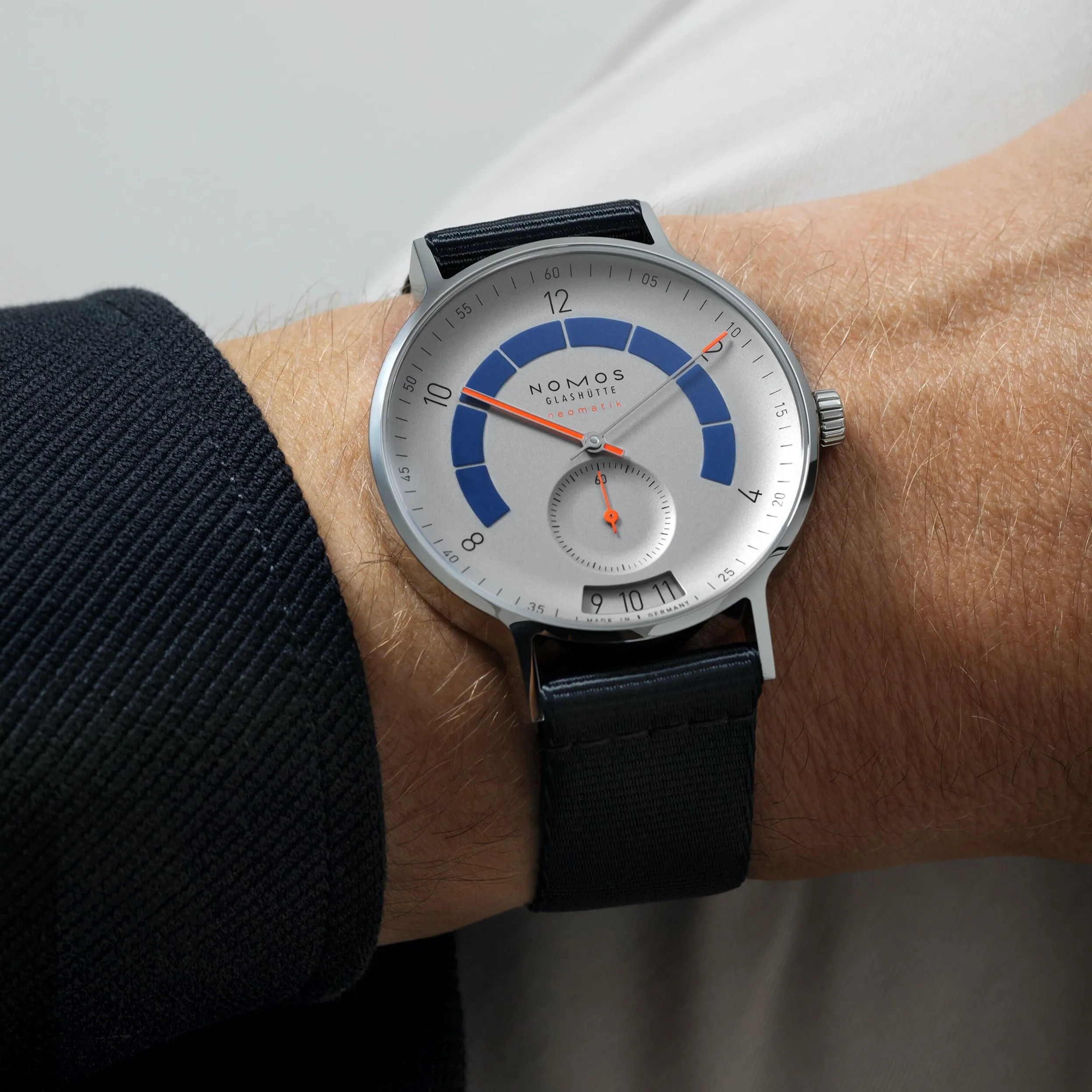 Autobahn Neomatik 41 Date