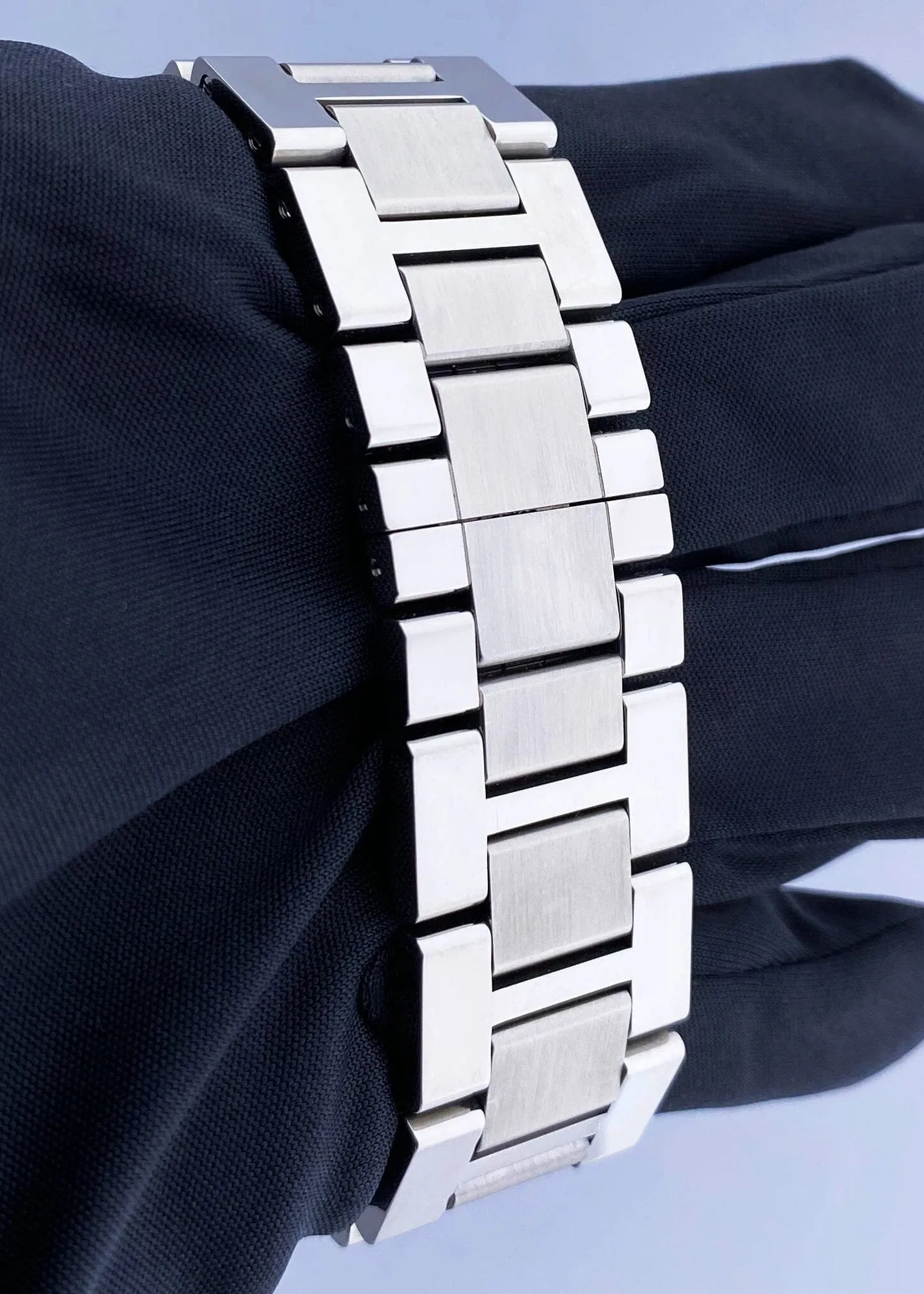 Cartier Tank Solo XL W5200028 Stainless Steel Mens Watch