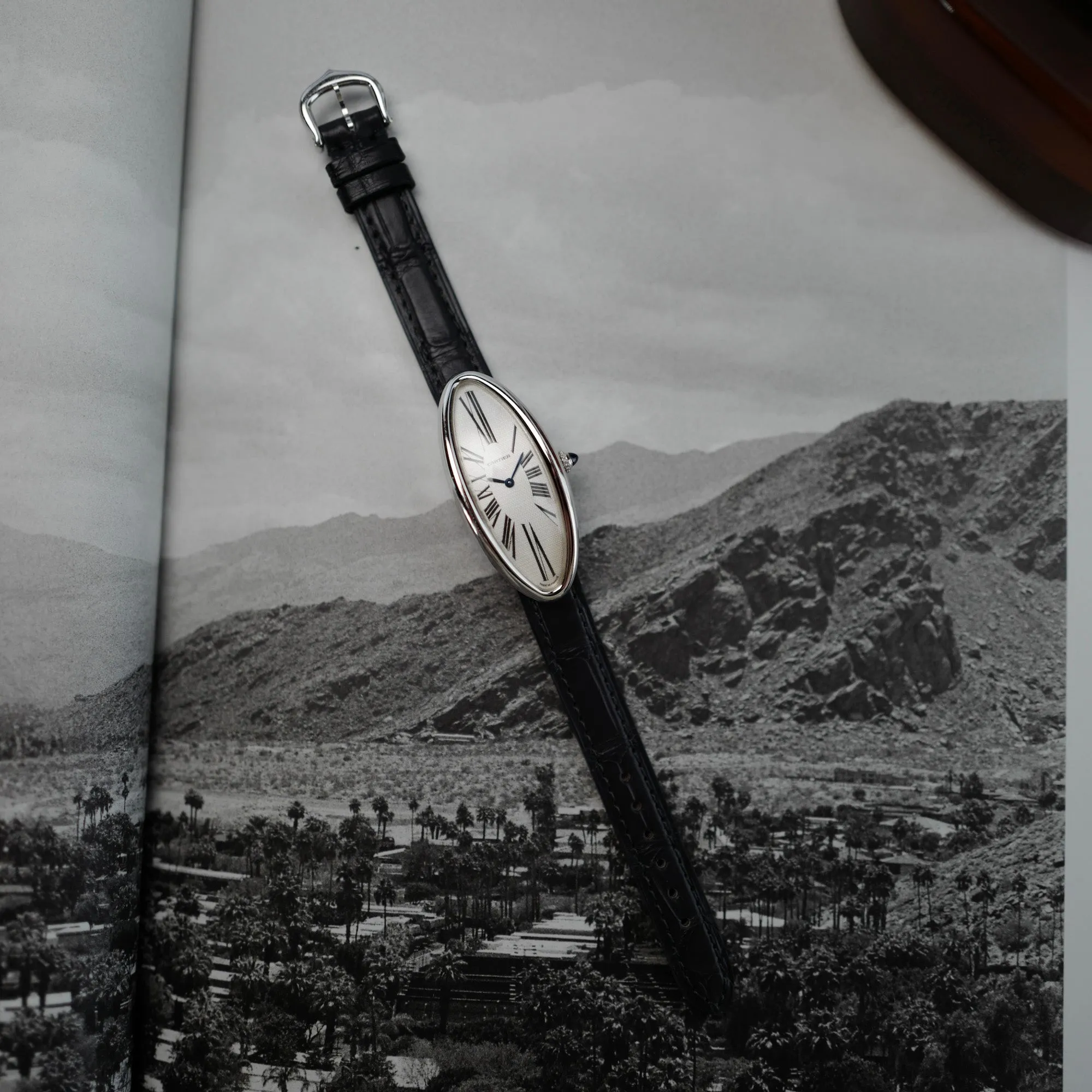 Cartier White Gold Baignoire Allongee Ref. W1532336