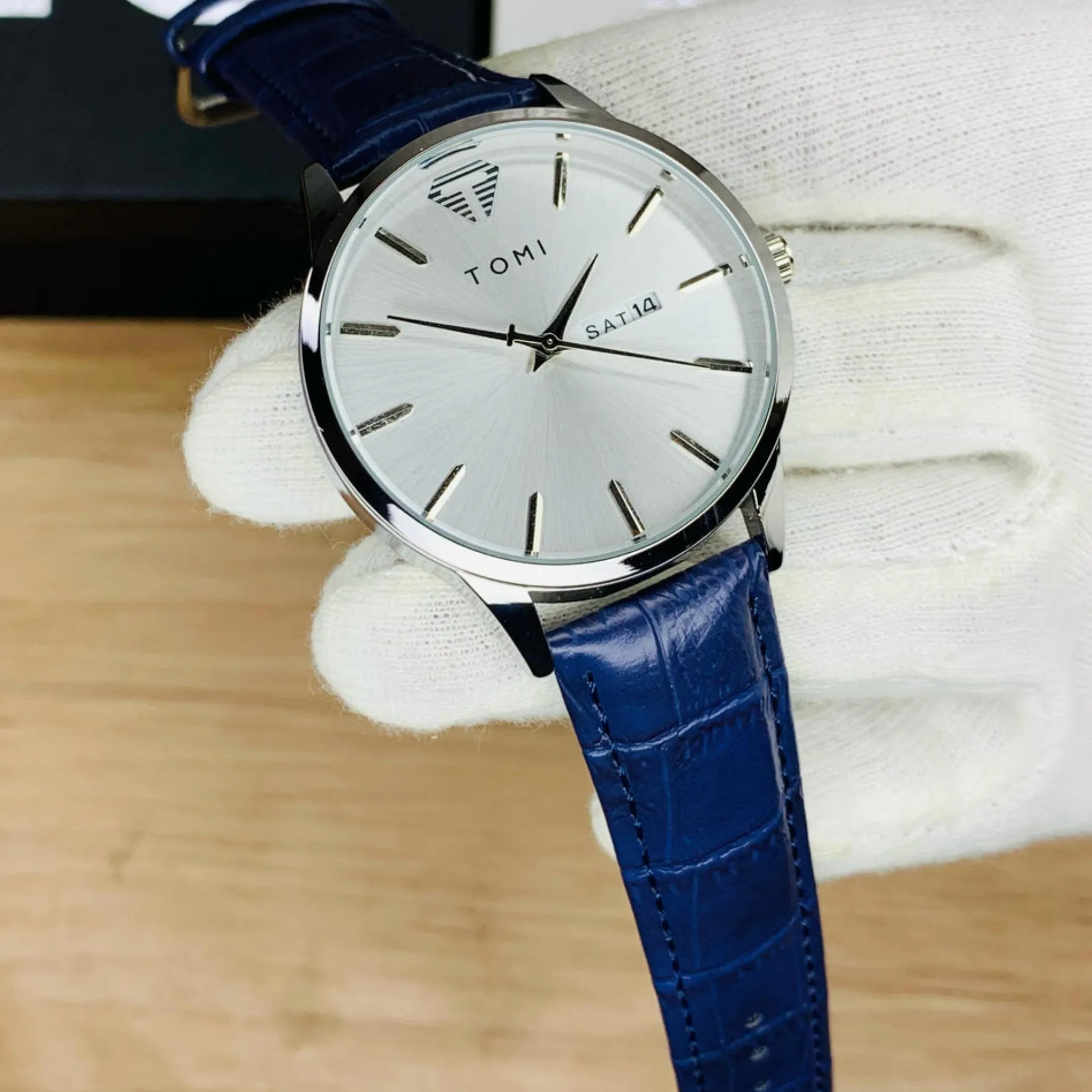DD - Tomi Minimalist Watch with Day and Date