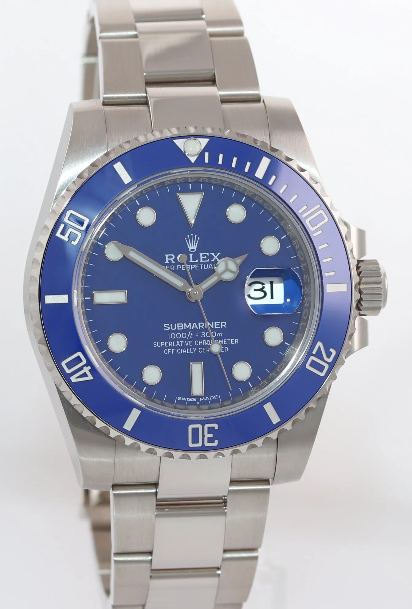 DISCONTINUED 2018 MINT Rolex Submariner Blue Smurf 116619 White Gold Watch Box