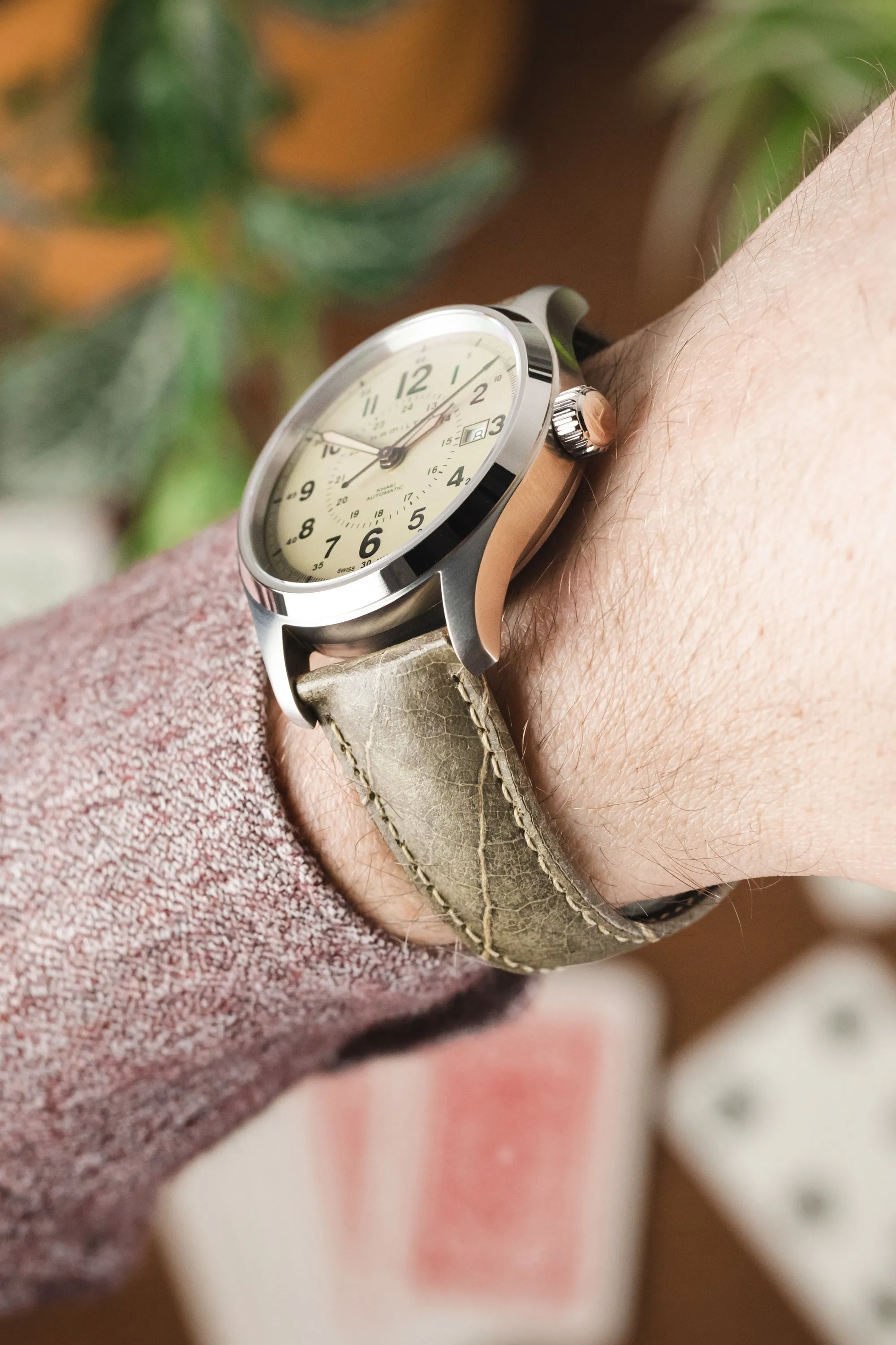 Hirsch WINE Vineyard-Leaf Vegan Watch Strap in GREEN