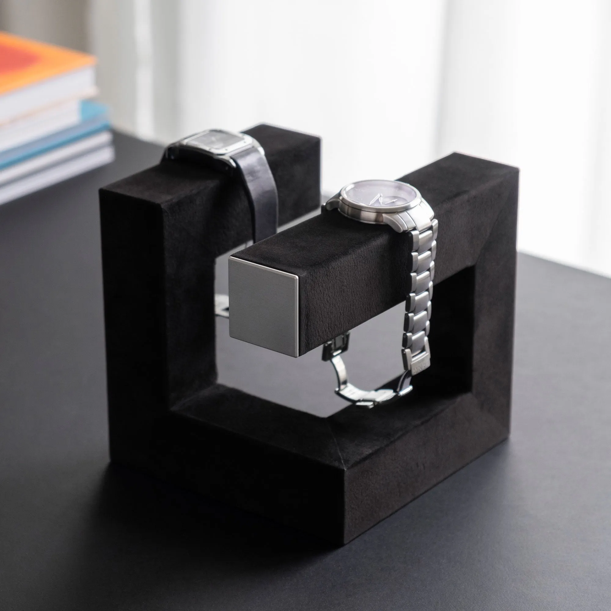 HUDSON 3 WATCH STAND - BLACK / GREY