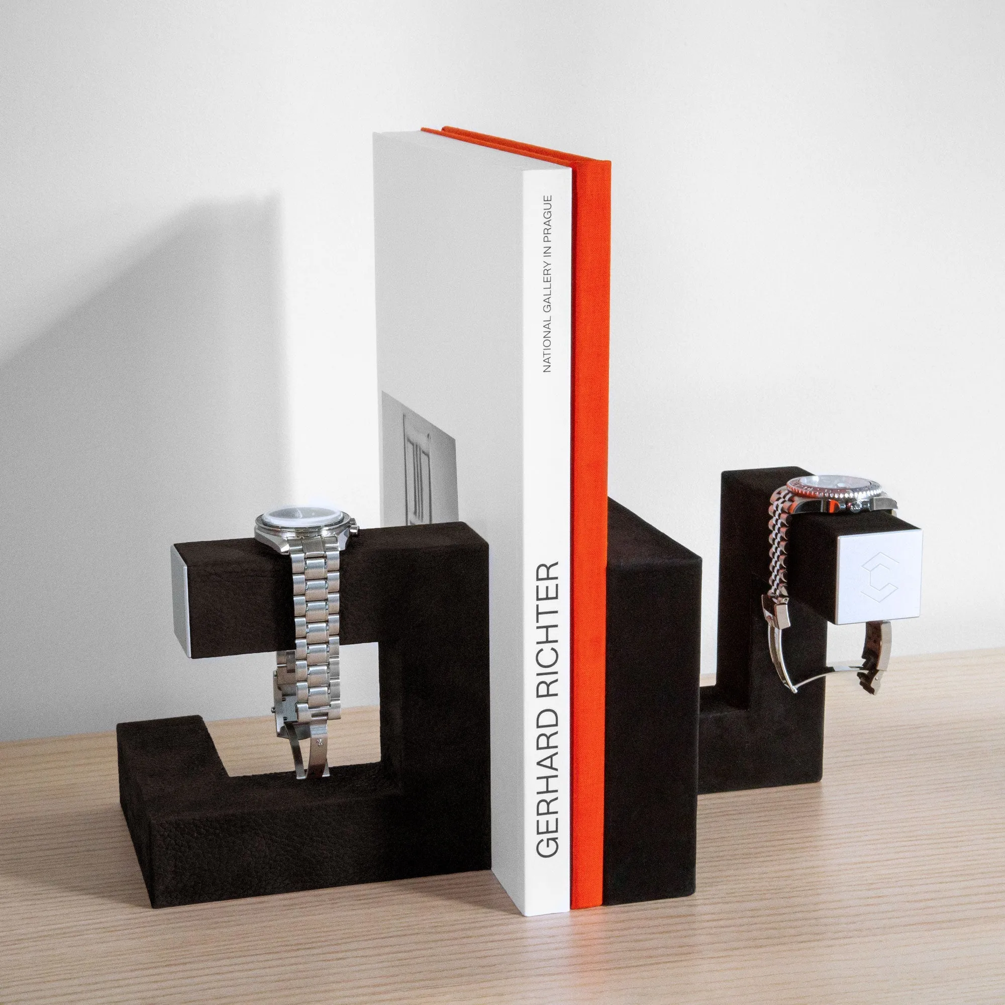 HUDSON 3 WATCH STAND - BLACK / GREY