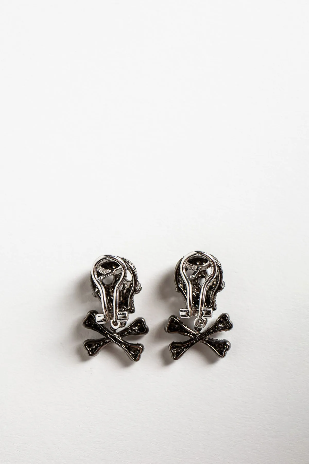 MAXFIELD PRIVATE COLLECTION | DIAMOND SKULLBONE EARRINGS