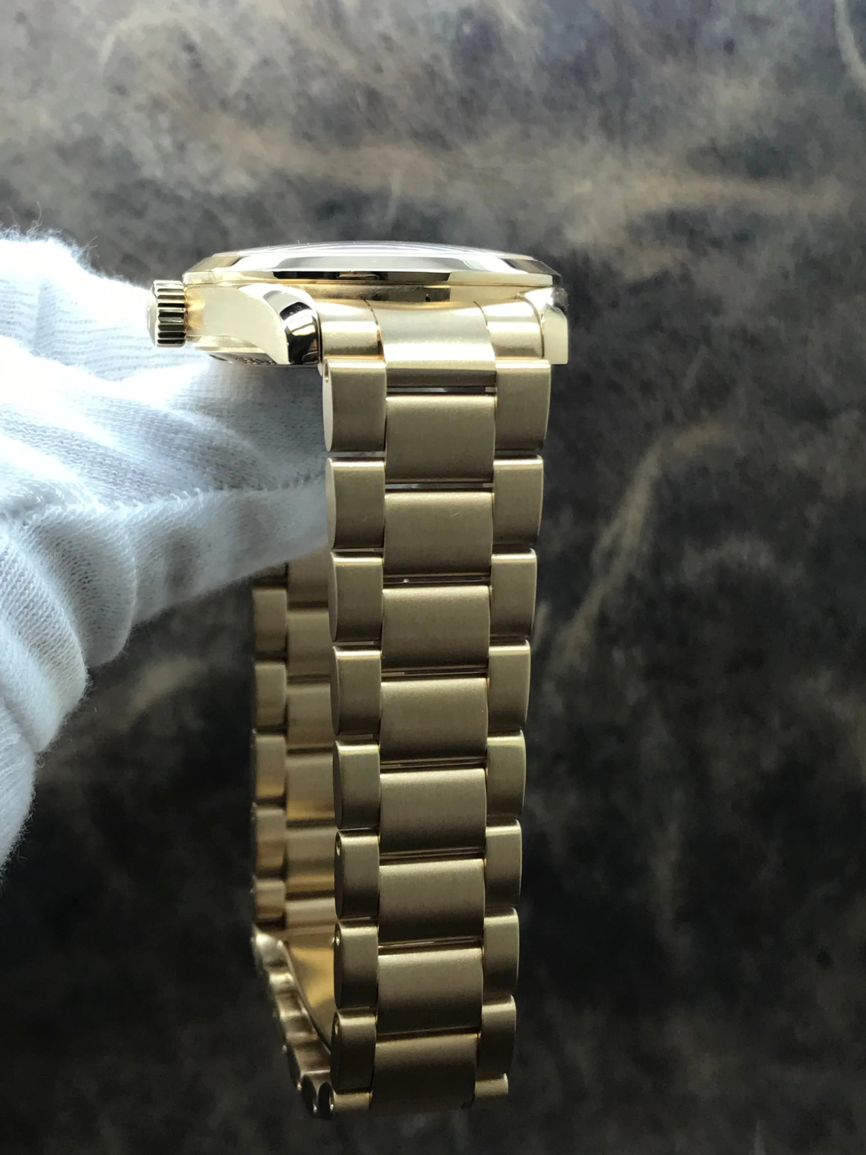 Omega Seamaster Aqua Terra 2104.75.00 White MOP Diamond Dial Automatic Watch