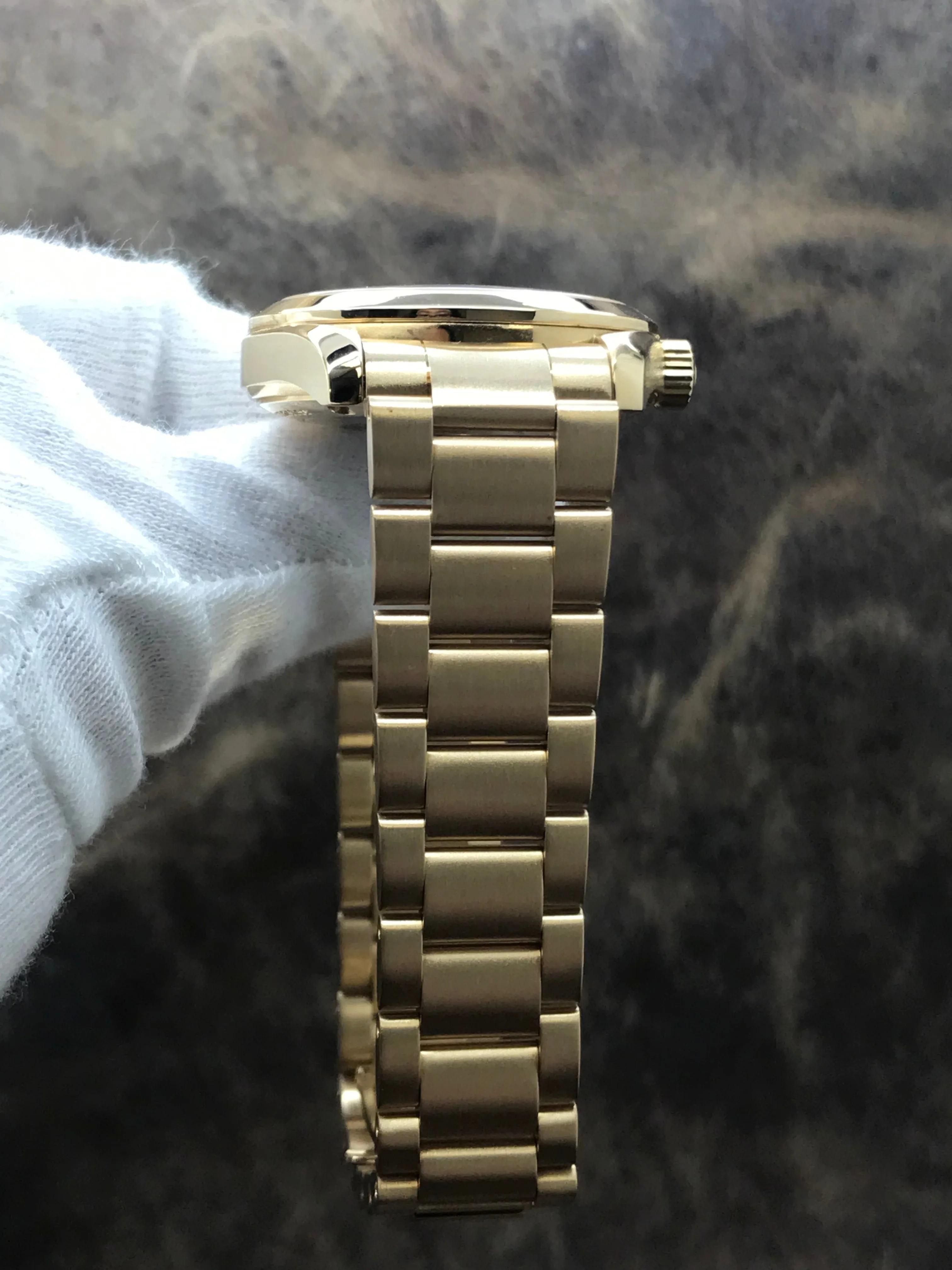 Omega Seamaster Aqua Terra 2104.75.00 White MOP Diamond Dial Automatic Watch
