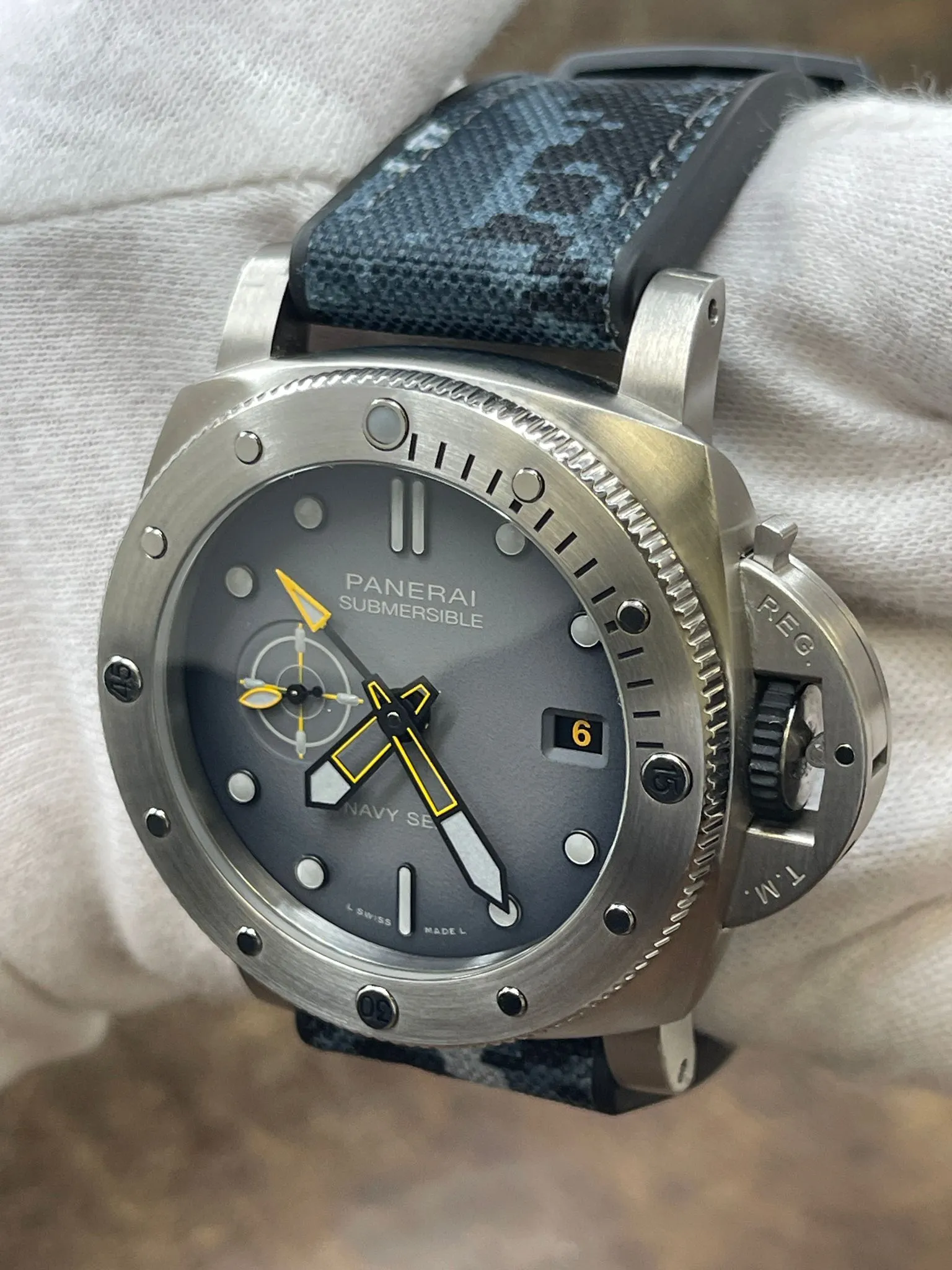 Panerai Submersible Navy Seals GMT B&P 2022 PAM01323 Grey Anthracite Dial Automatic Men's Watch