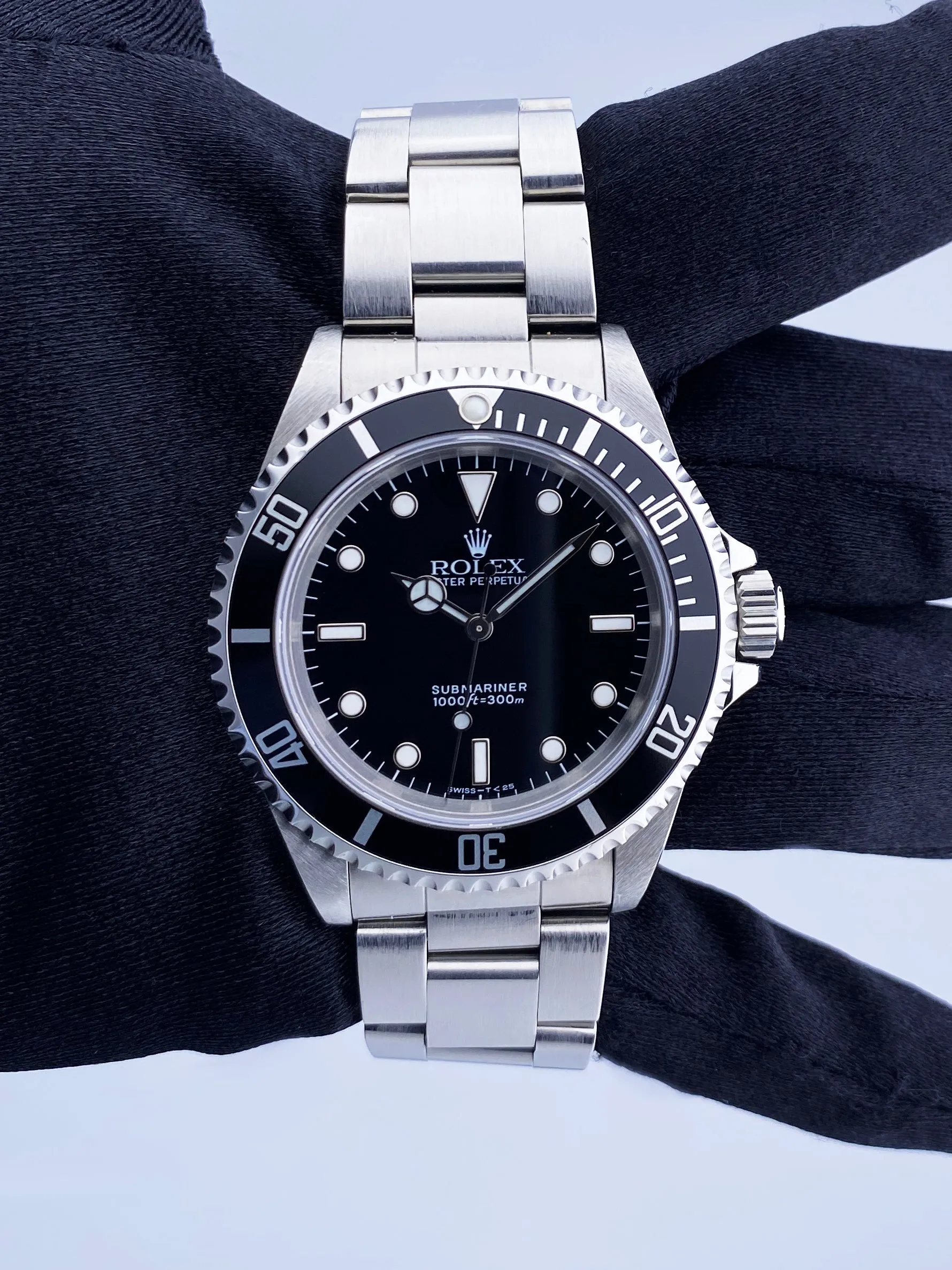 Rolex Oyster Perpetual Submariner 14060 No Date Mens Watch Box Papers