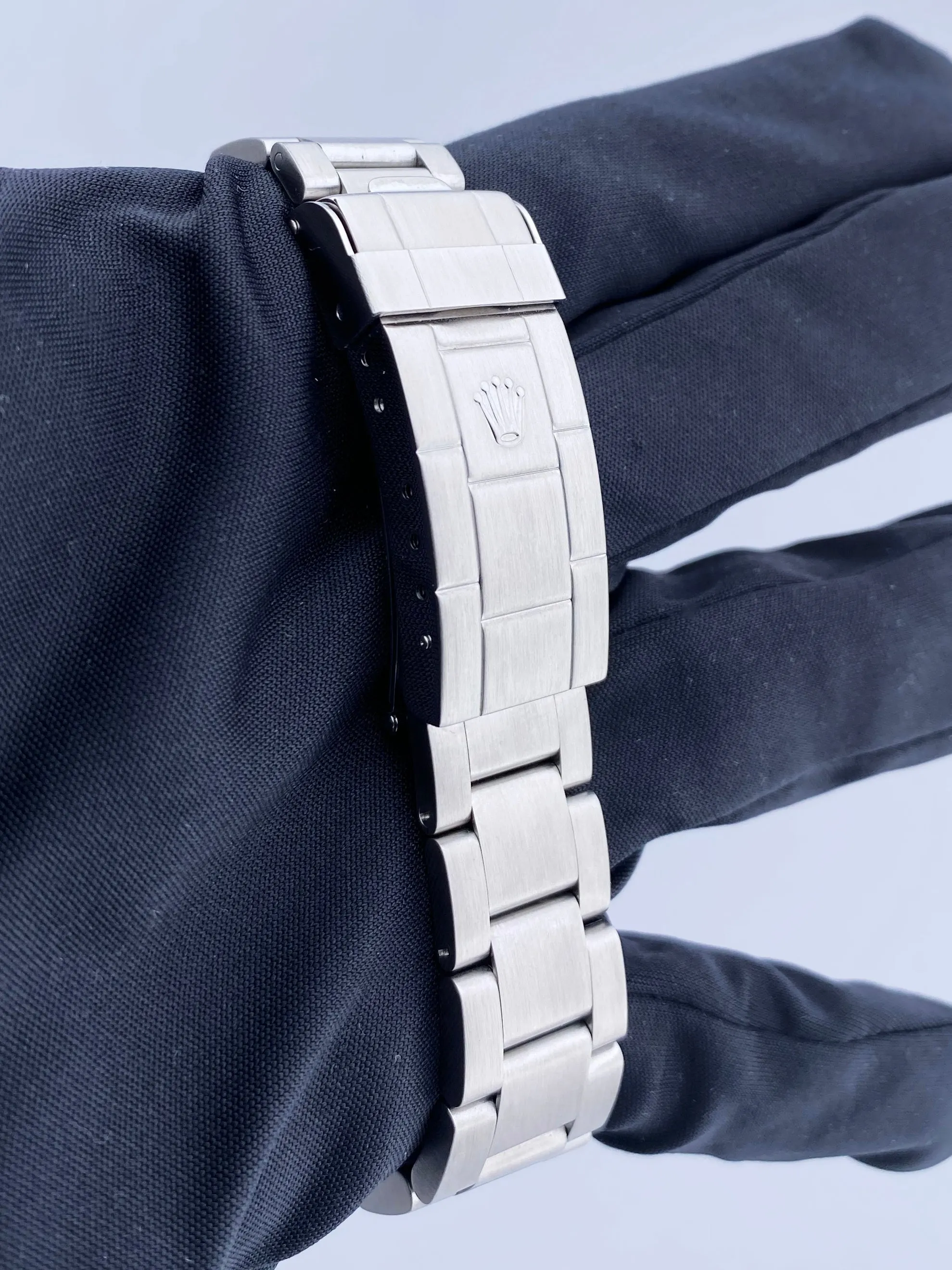 Rolex Oyster Perpetual Submariner 16610 Mens Watch