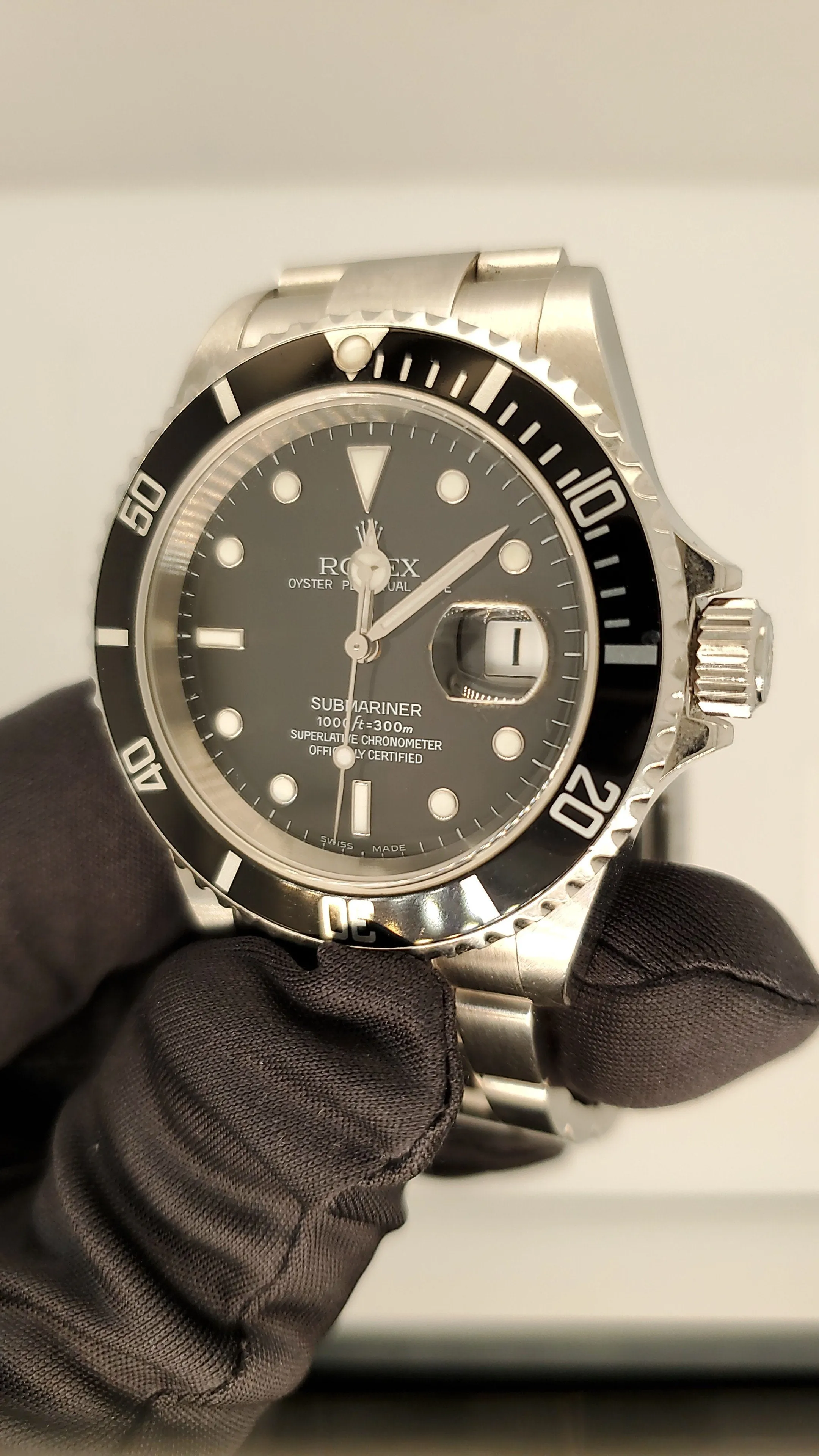 Rolex Oyster Perpetual Submariner 16610T  Men's Watch