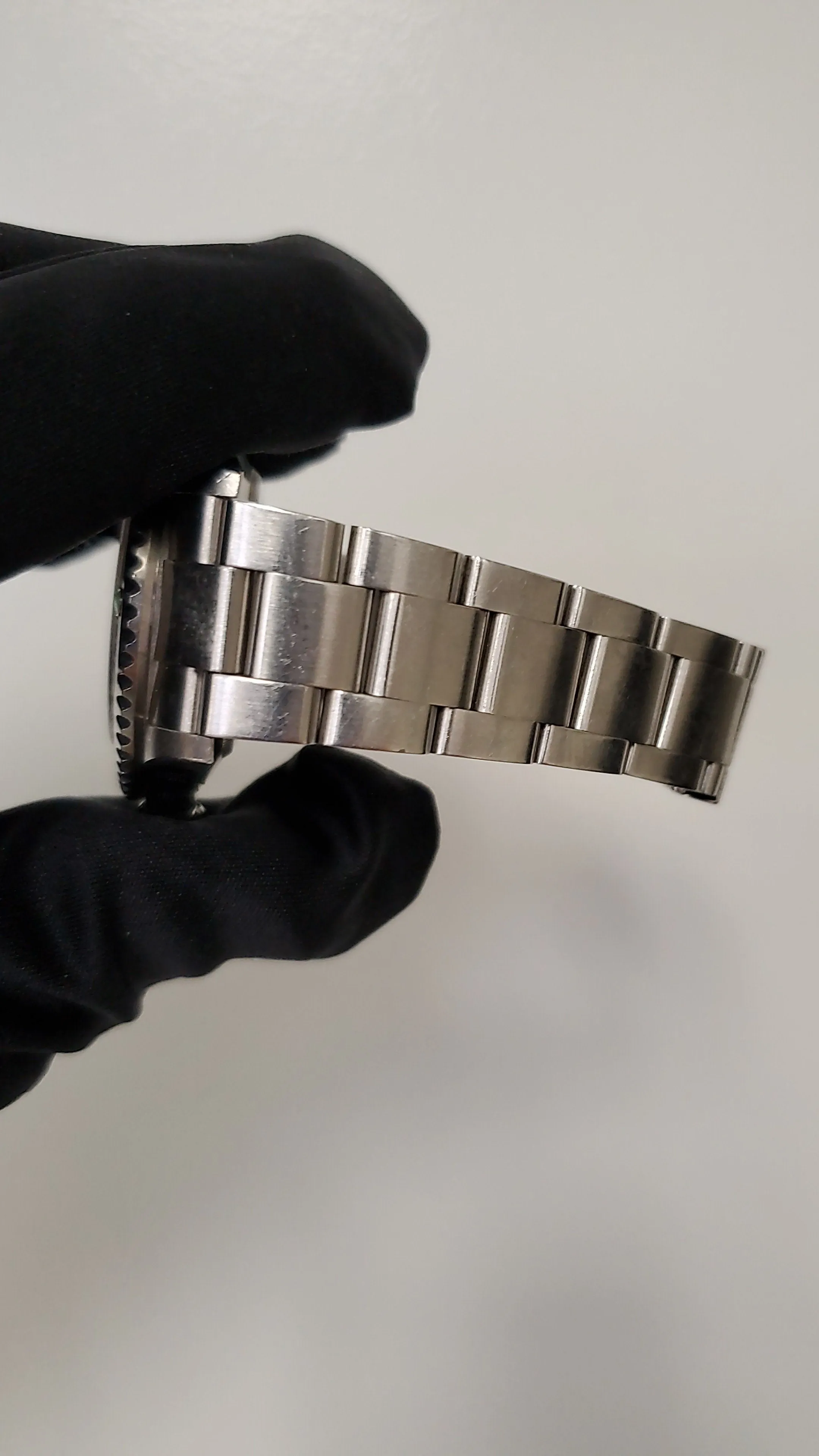 Rolex Oyster Perpetual Submariner 16610T  Men's Watch