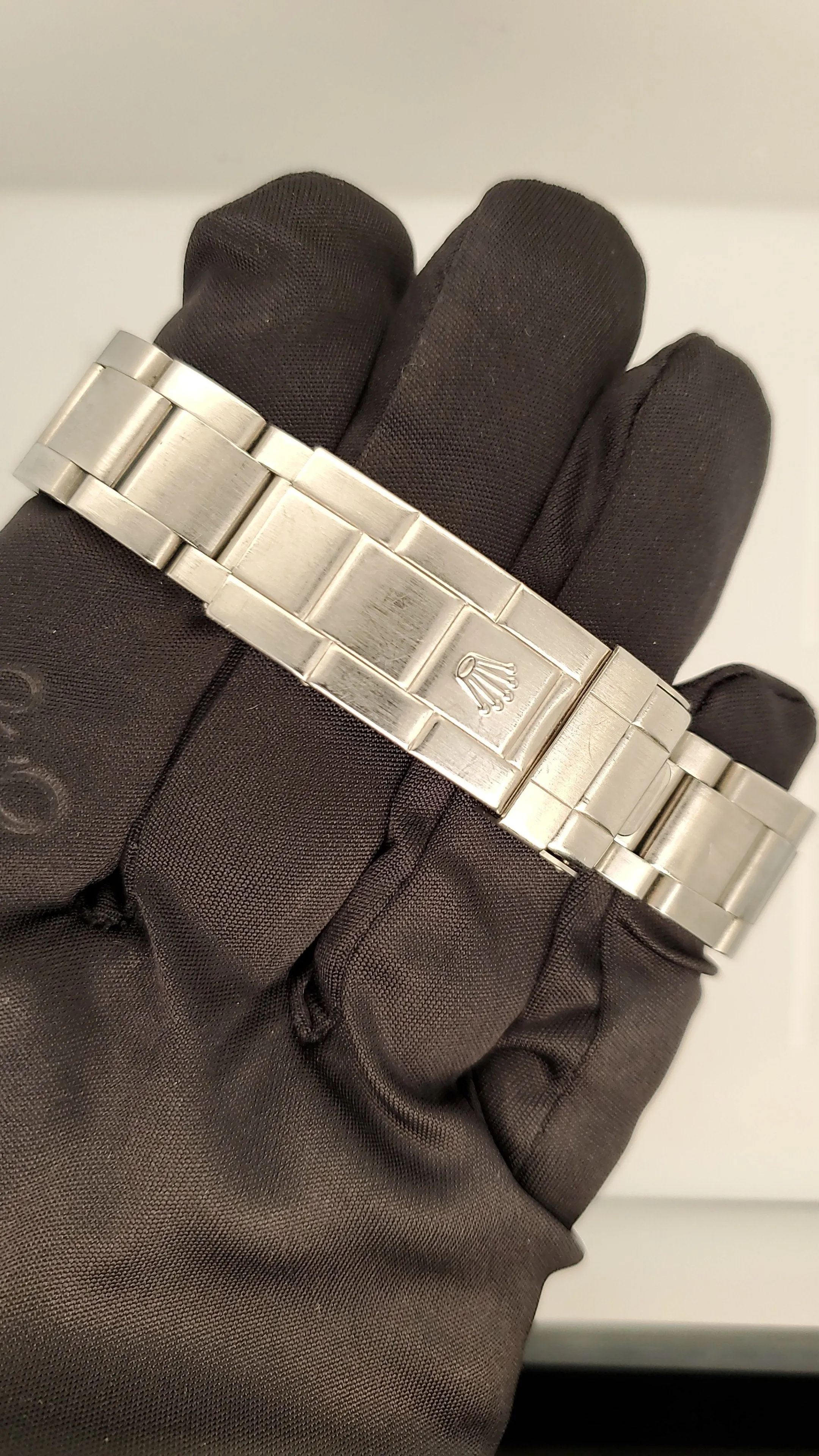 Rolex Oyster Perpetual Submariner 16610T  Men's Watch