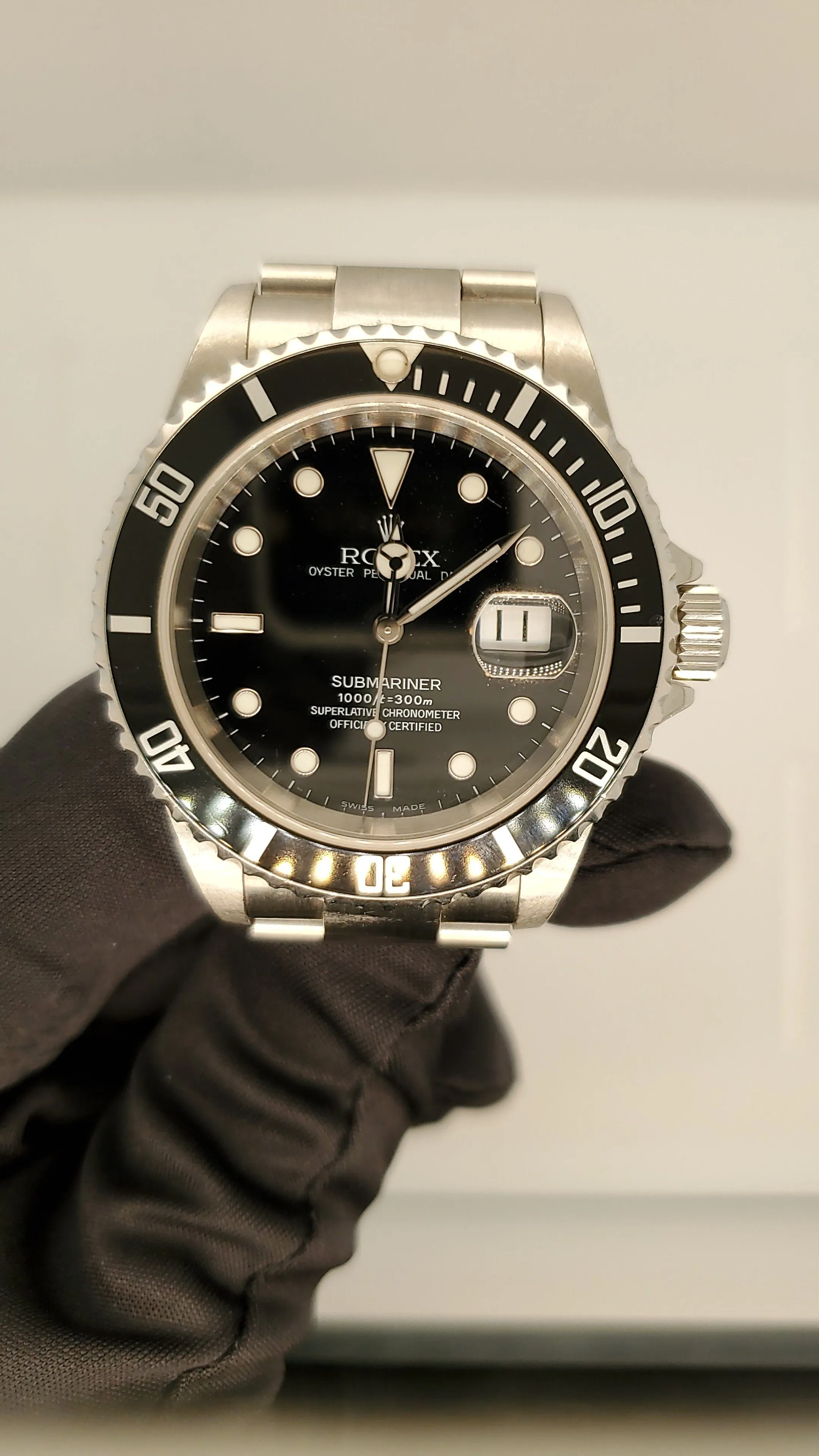 Rolex Oyster Perpetual Submariner 16610T  Men's Watch