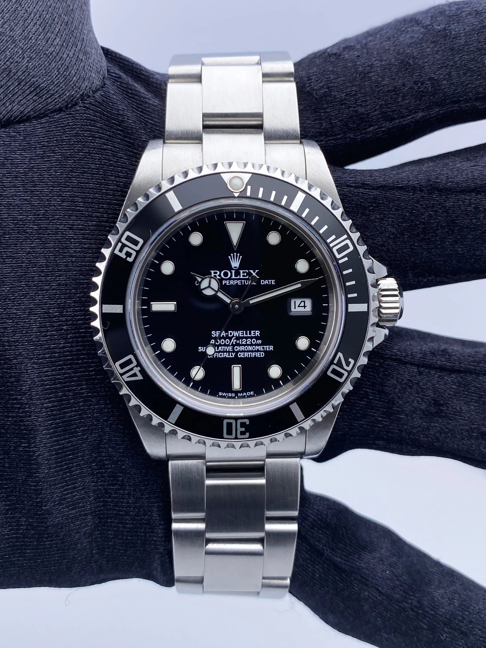 Rolex Sea-Dweller 16600 Mens Watch Box & Papers