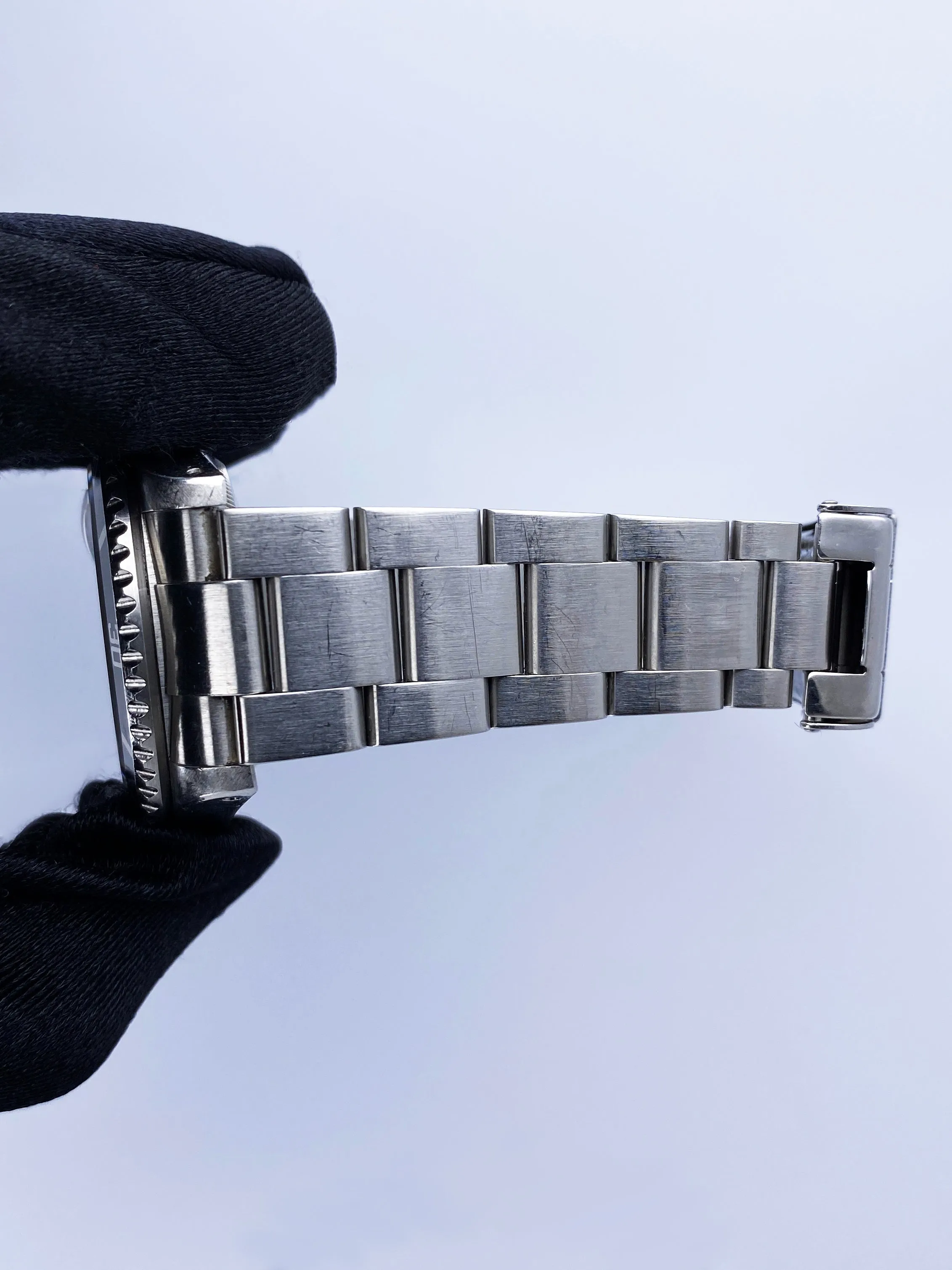 Rolex Submariner Date 16610 Mens Watch