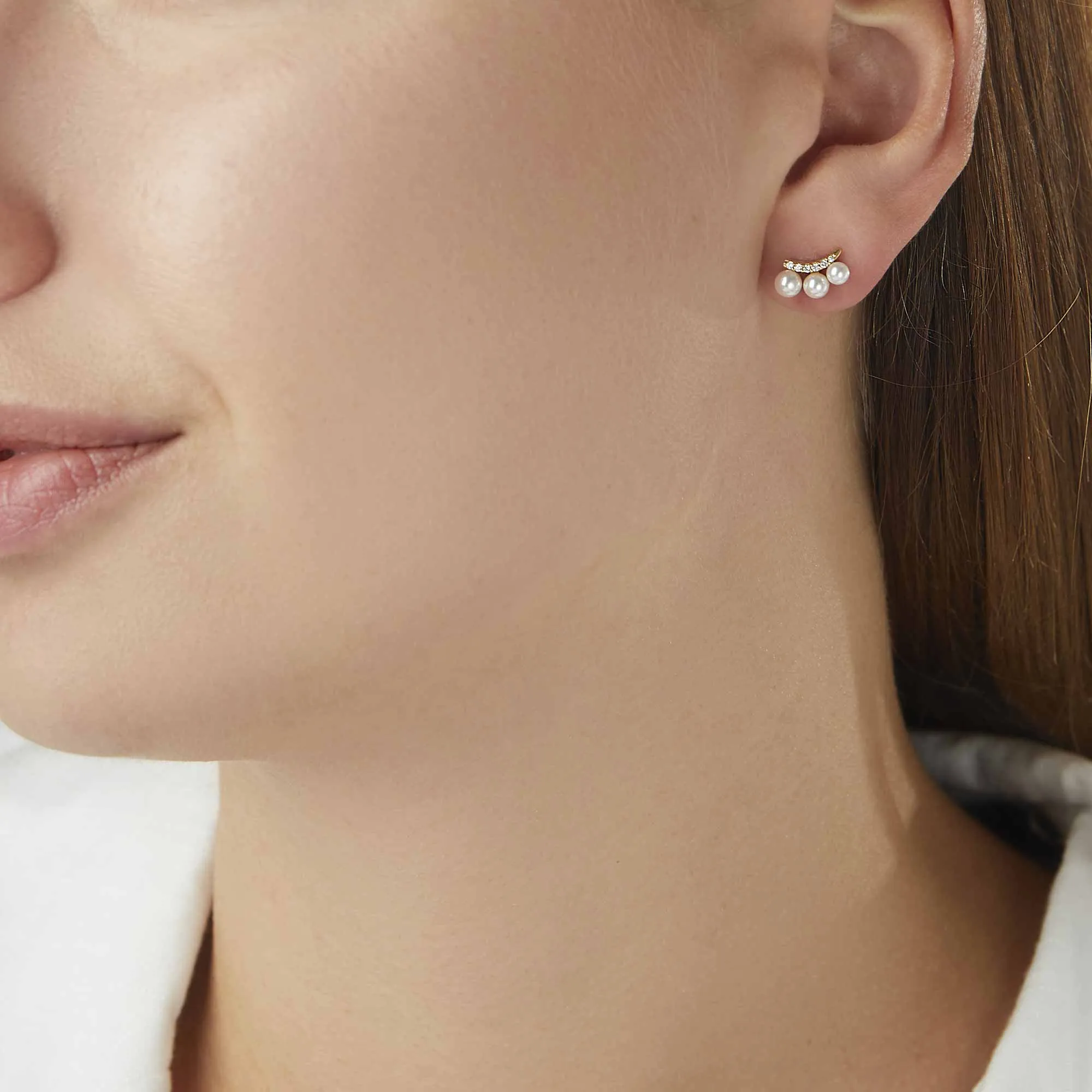 Sleek Akoya Pearl and Diamond Earrings in 18ct Gold