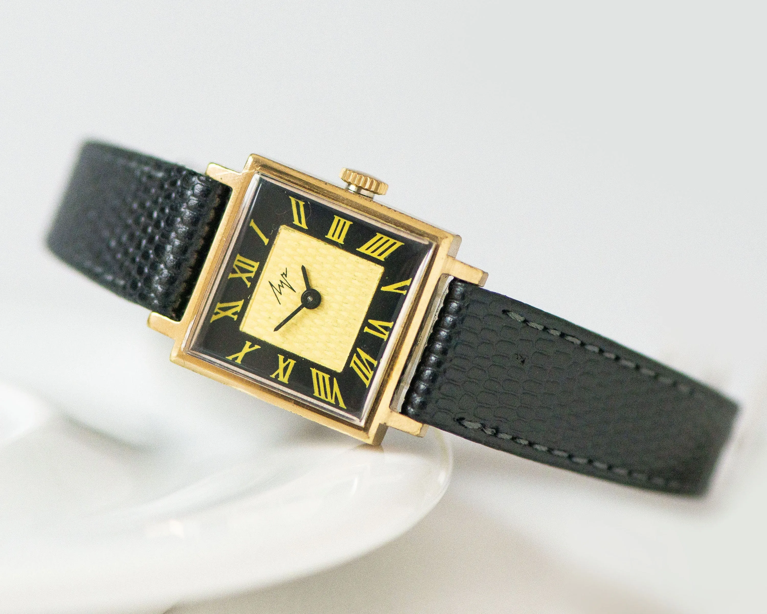 Square women's watch vintage, classic woman watch Ray, gold plated woman watch, Roman numerals watch black dial, new premium leather strap