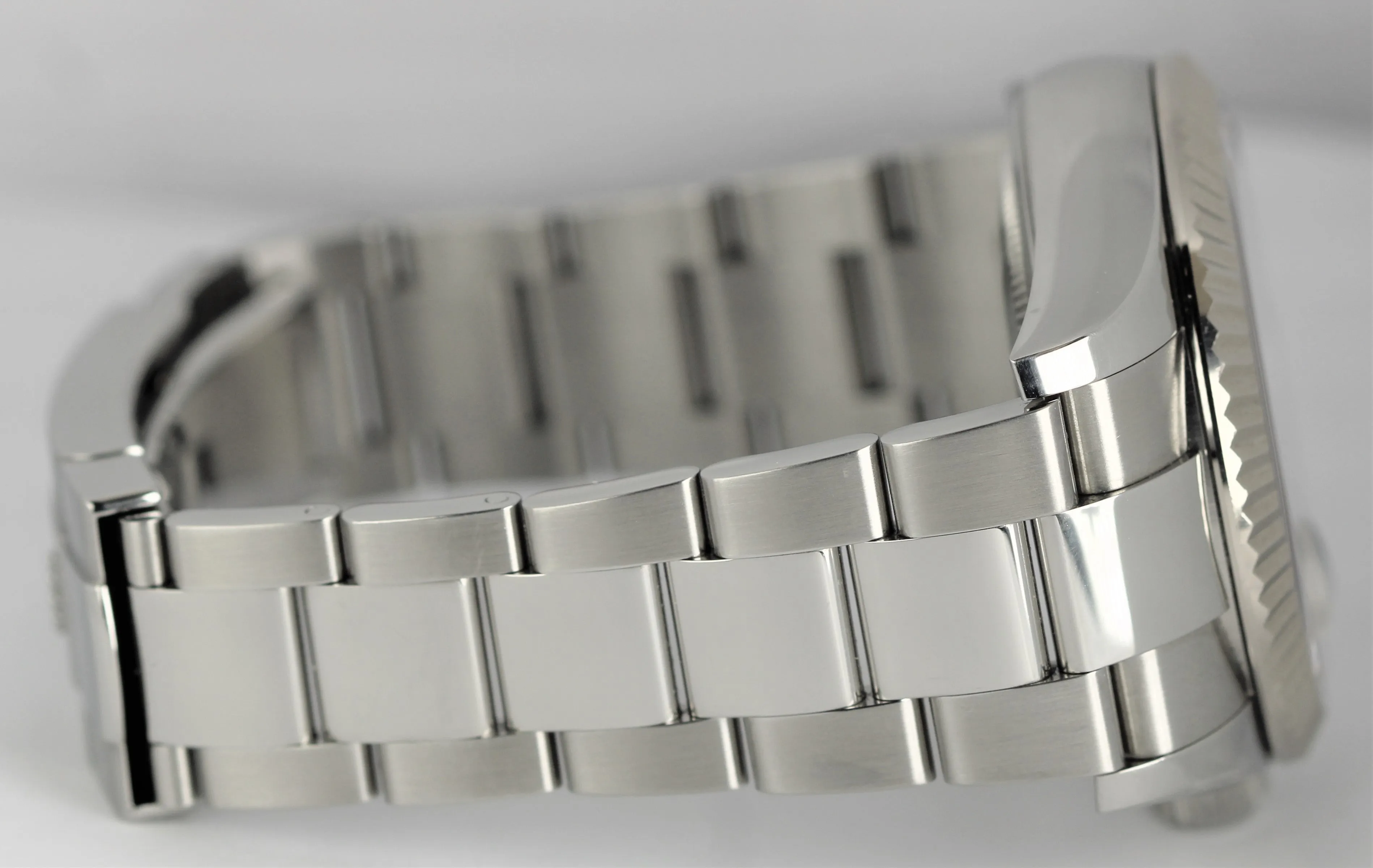 UNPOL. Rolex Sky-Dweller Stainless Steel 18k Fluted White 42mm 326934 Watch