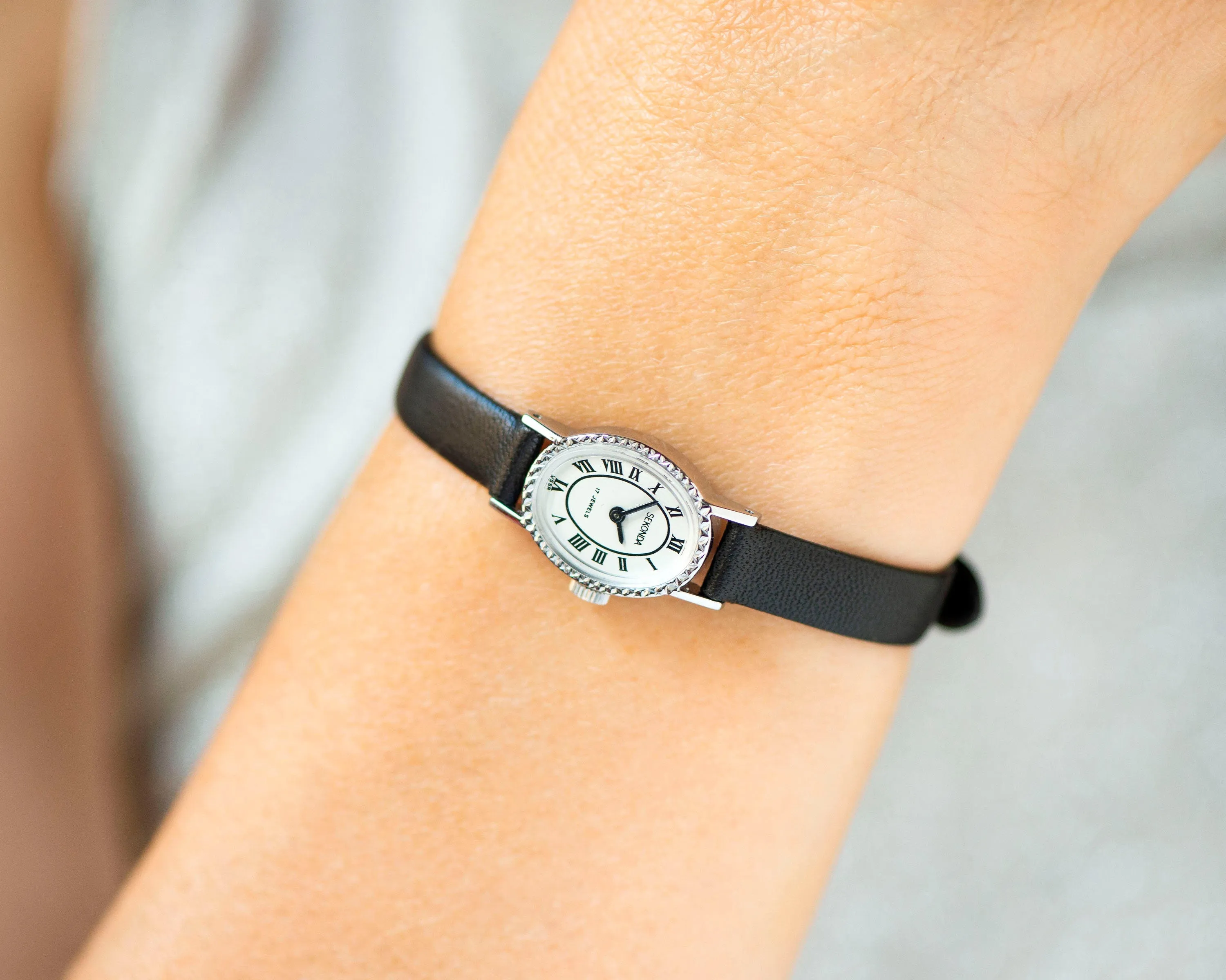 Vintage oval women watch small silver shade Sekonda, Roman numerals dial delicate wrist watch classic jewelry gift lady premium leather band