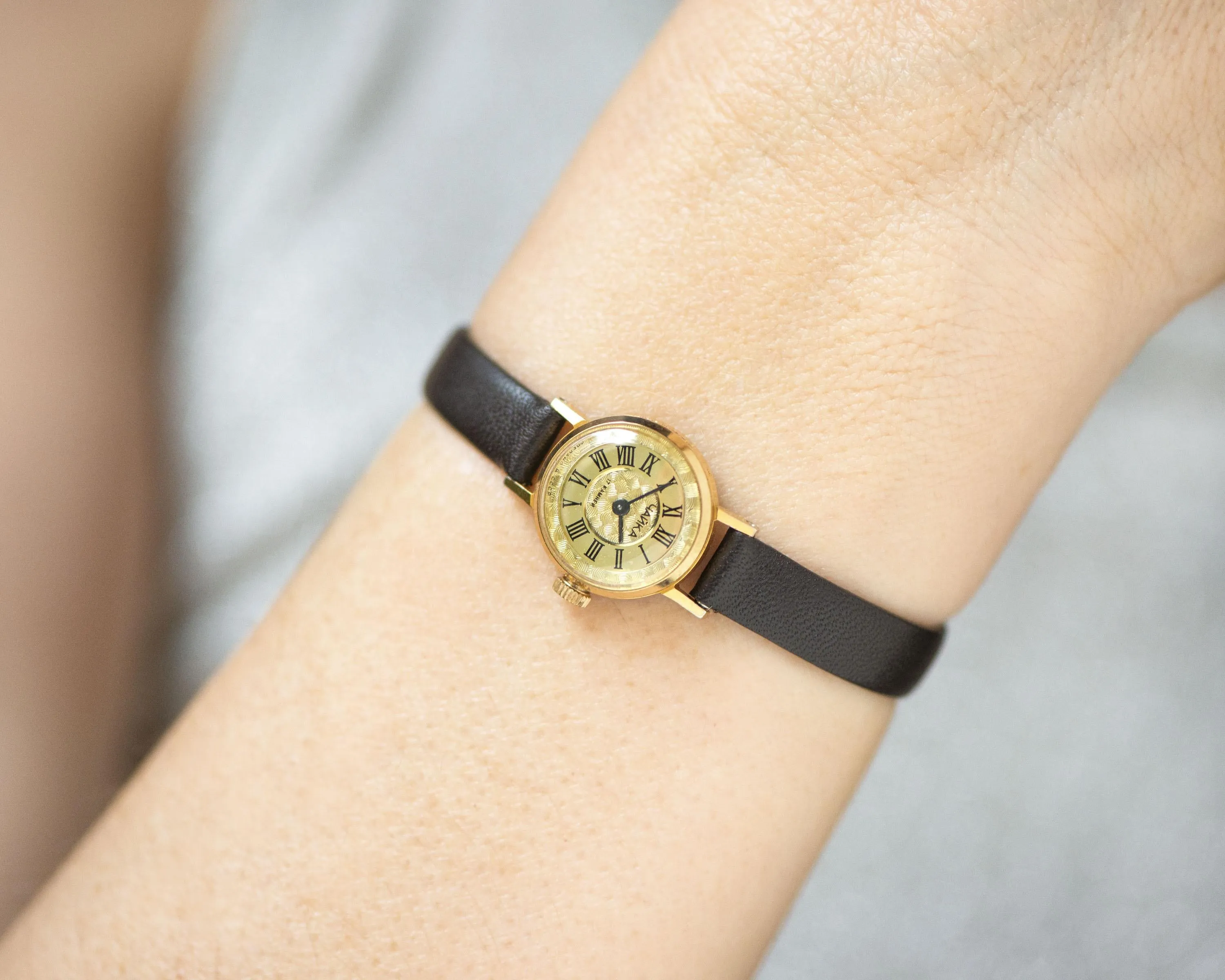 Vintage women watch small gold plated Seagull, retro classic women watch Roman numerals dial, rare jewelry gift, new premium leather strap