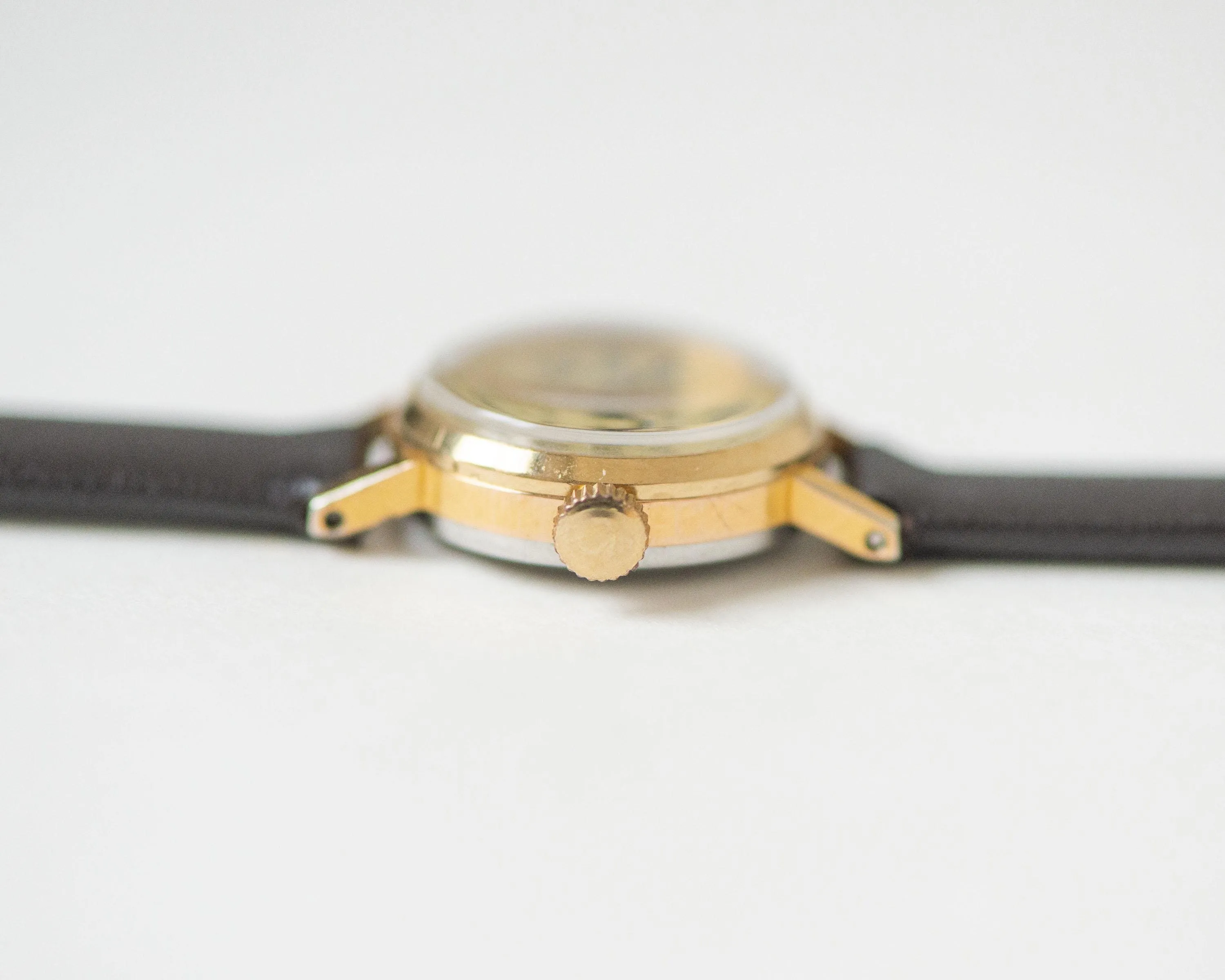 Vintage women watch small gold plated Seagull, retro classic women watch Roman numerals dial, rare jewelry gift, new premium leather strap