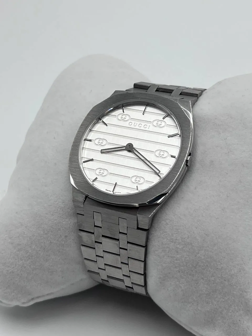 White Gucci 25H Quartz Watch