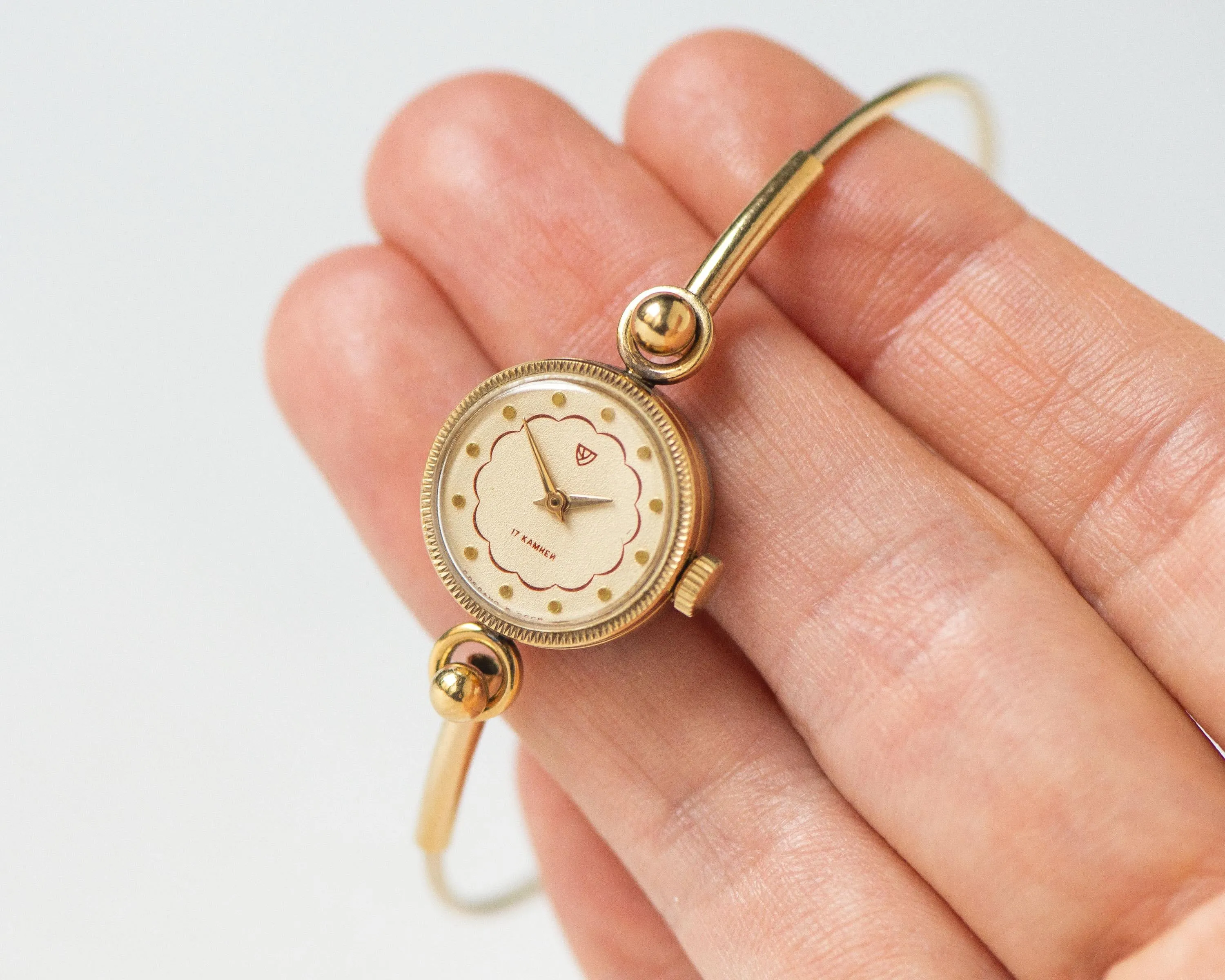 Women's Watch Tiny Ring Bracelet Gold Plated Seagull, Vintage Lady Wristwatch Classic Cocktail Watch Delicate Jewelry Gift Women small wrist